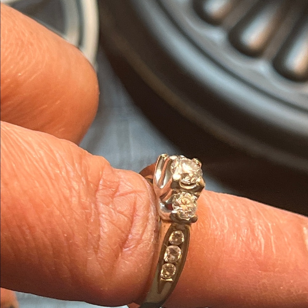 Diamond engagement ring - Picture 3 of 6
